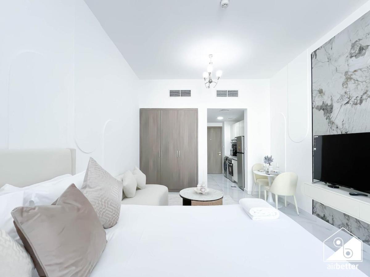 Your Jvc Hideaway With Balcony And Amenities * Dubai