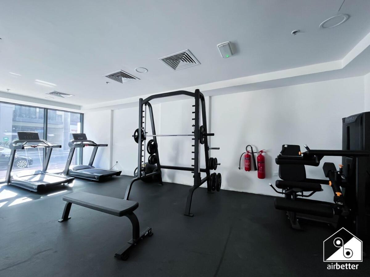 Your Jvc Hideaway With Balcony And Amenities